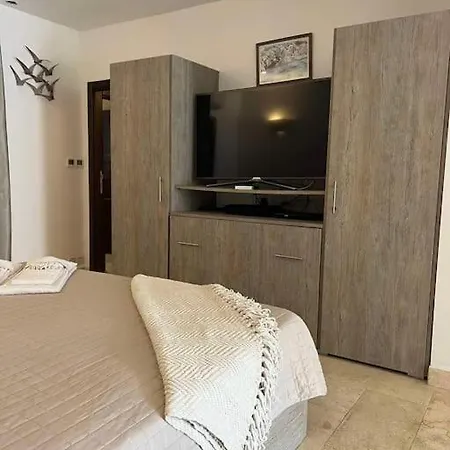 Apartment Nikolina 2 *
